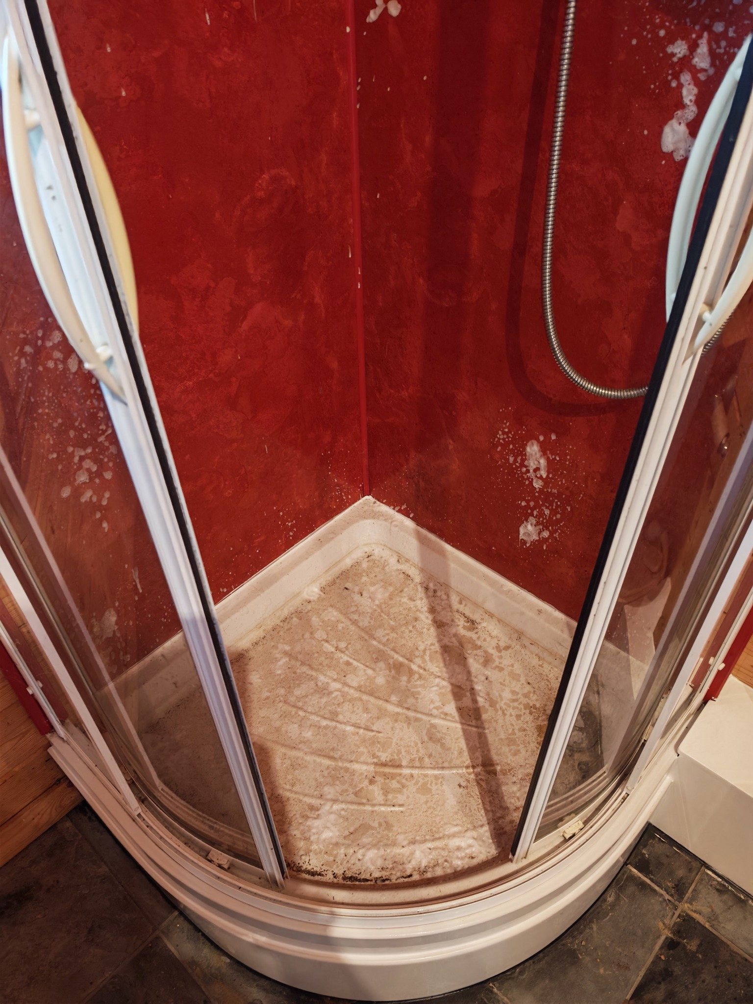 Shower tray before cleaning